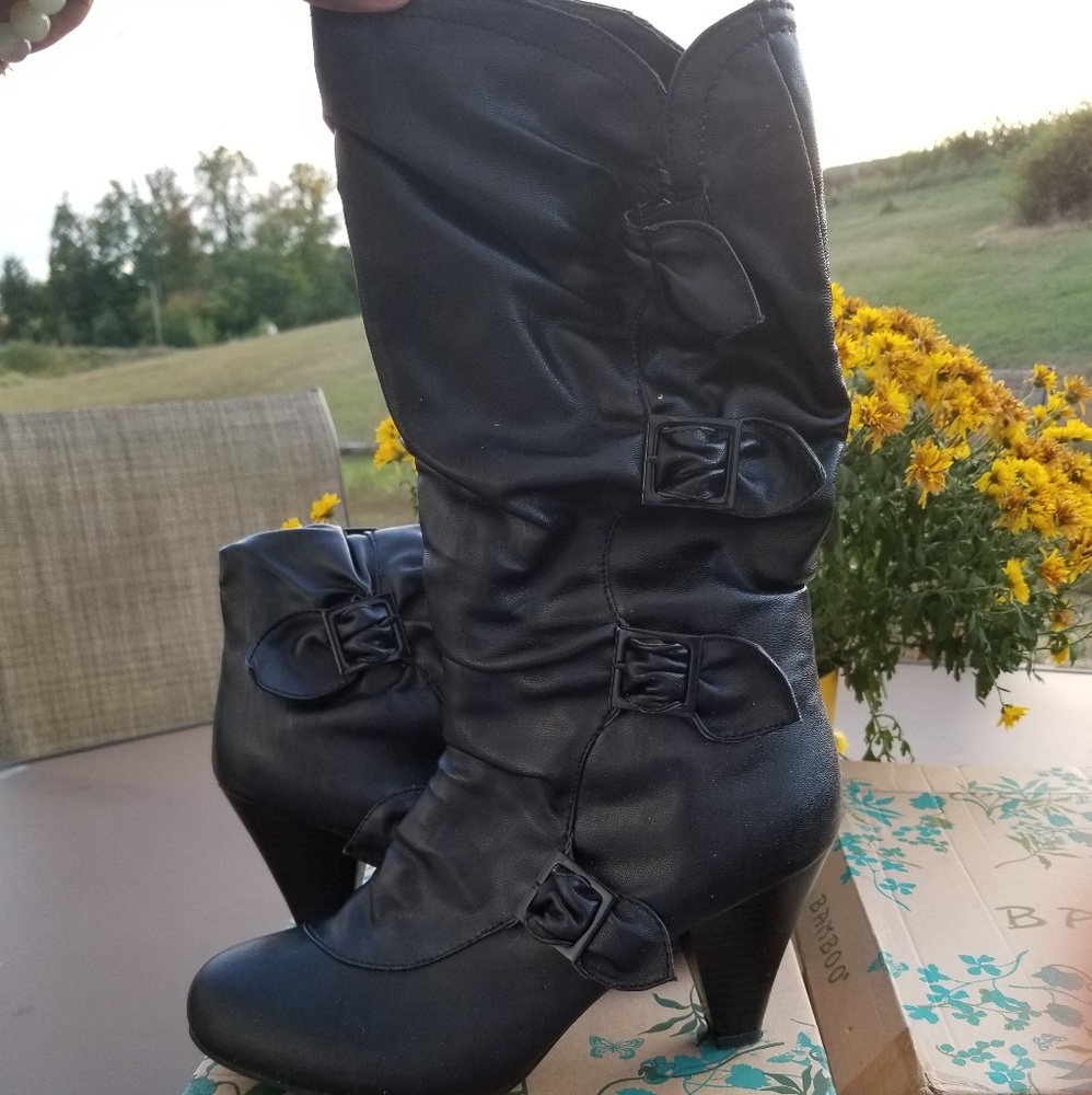 Black round toe heeled boots